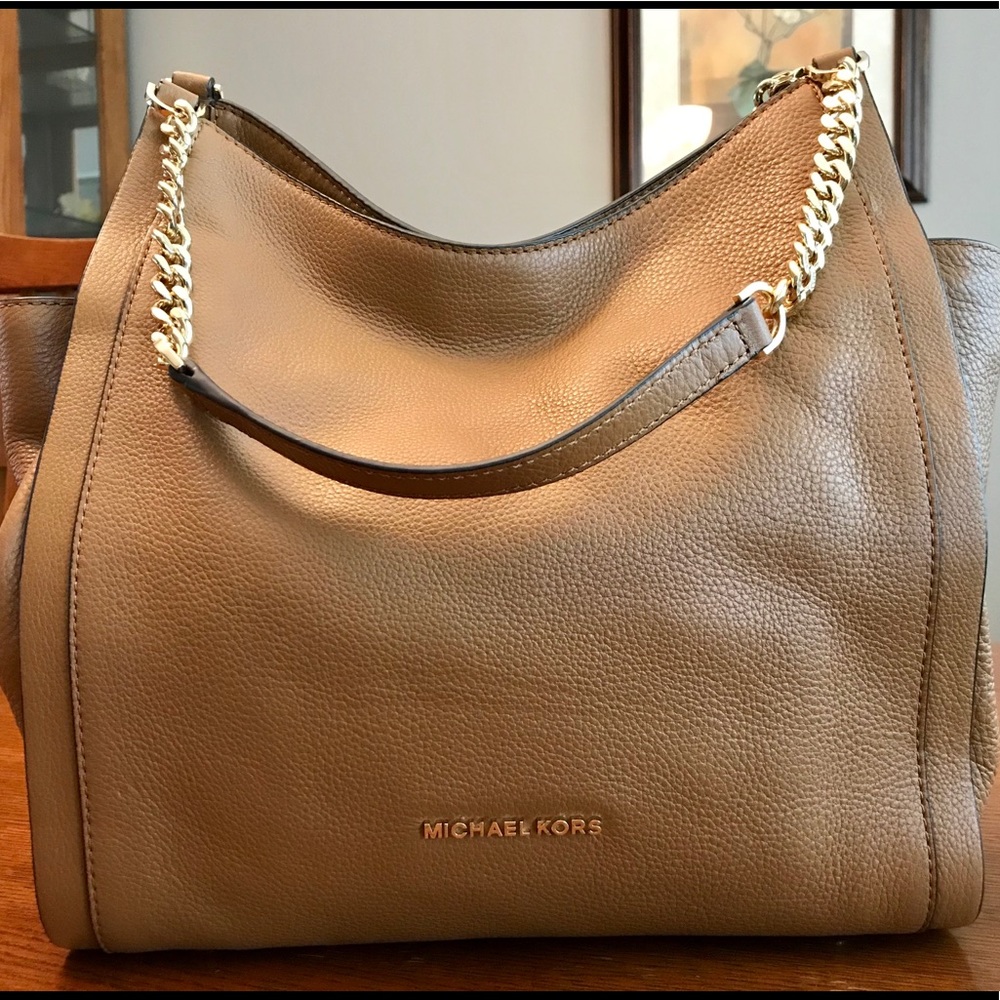 Michael Kors Newbury Medium Chain Shoulder Tote